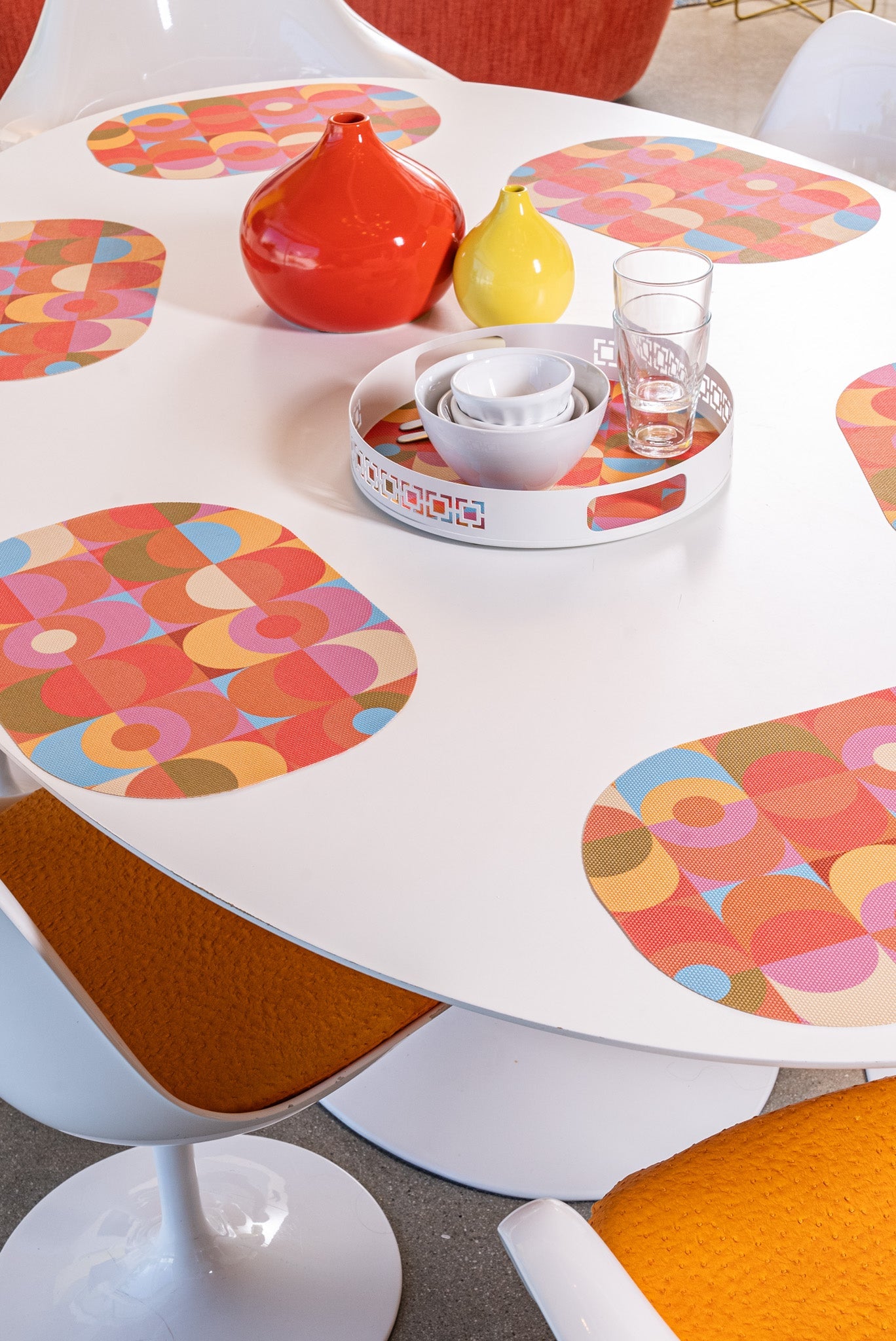 Blink double-sided Oval Woven Placemat 12" x 17" diameter - set of 4